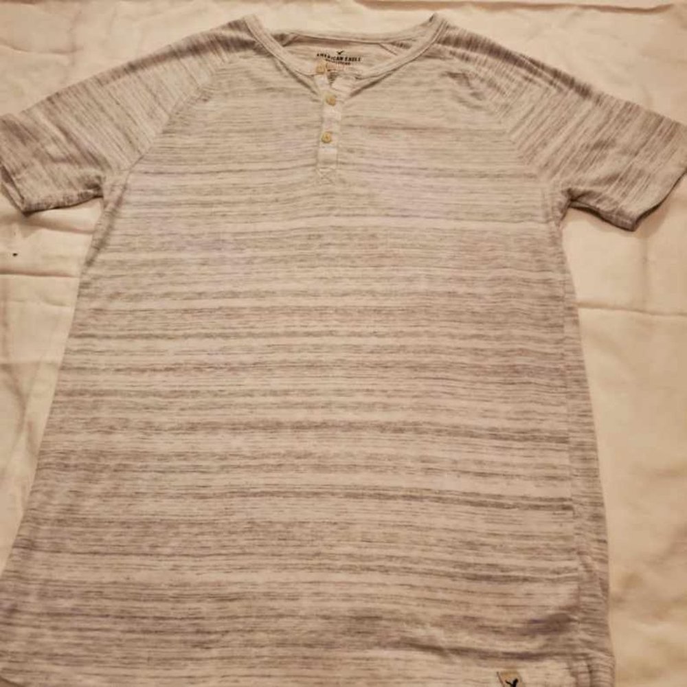 American Eagle Outfitters Classic Fit T-shirt